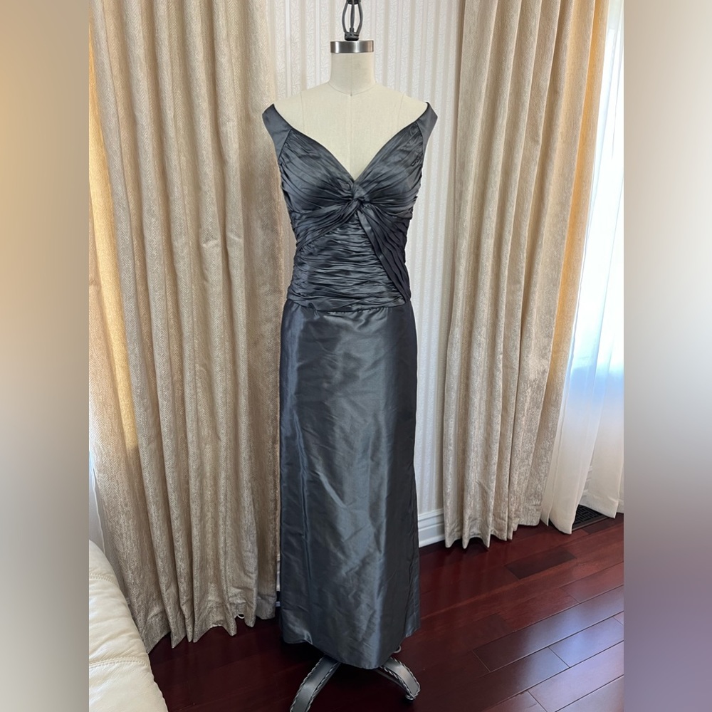 RICKIE FREEMAN FOR TERI JON evening gown